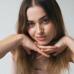 Meet your Posher, Maeve